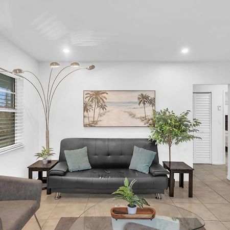 2 Bedroom House Minutes From Beach And Casino Db1 Dania Beach Eksteriør bilde