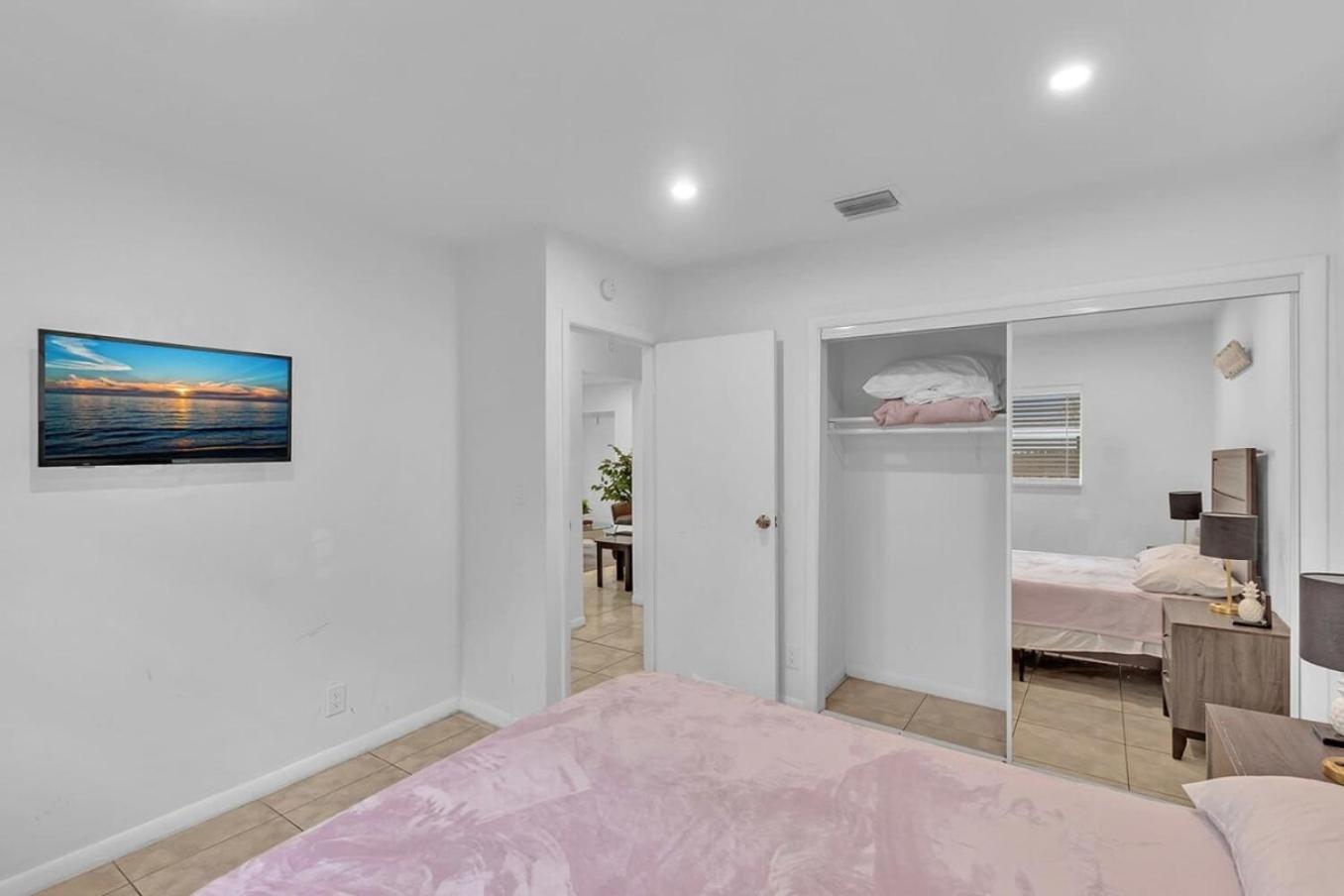 2 Bedroom House Minutes From Beach And Casino Db1 Dania Beach Eksteriør bilde