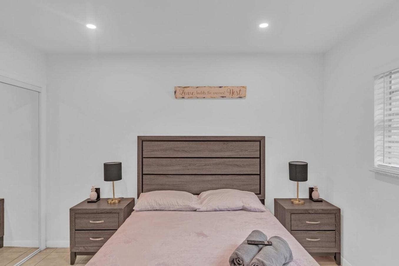 2 Bedroom House Minutes From Beach And Casino Db1 Dania Beach Eksteriør bilde