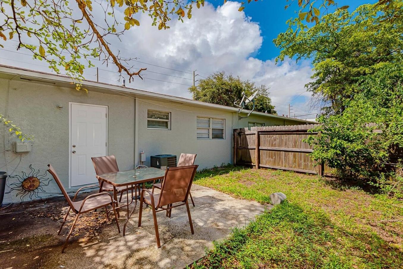 2 Bedroom House Minutes From Beach And Casino Db1 Dania Beach Eksteriør bilde