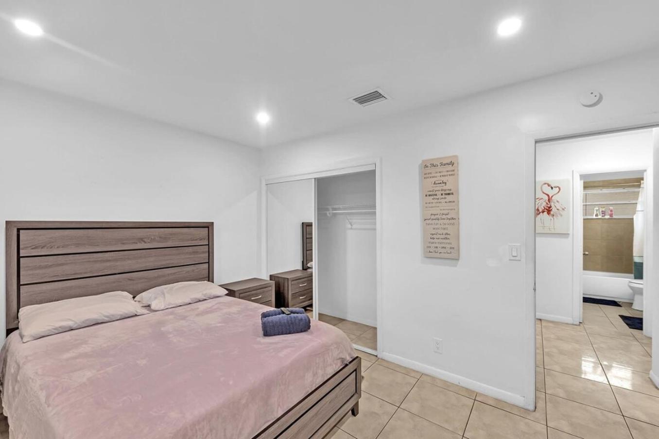 2 Bedroom House Minutes From Beach And Casino Db1 Dania Beach Eksteriør bilde